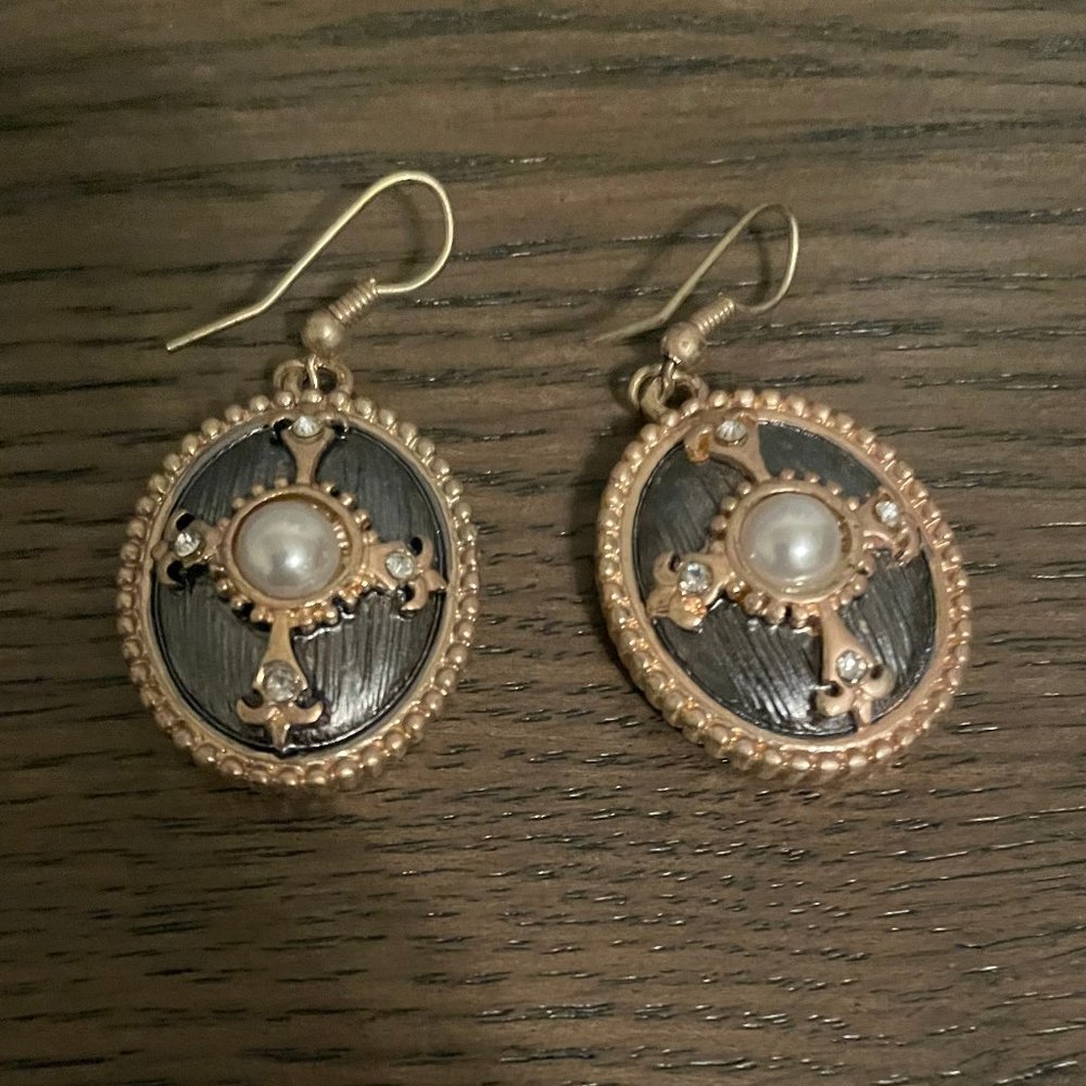 Women's Fashion Bronze and Silver Earrings with Pearl insert